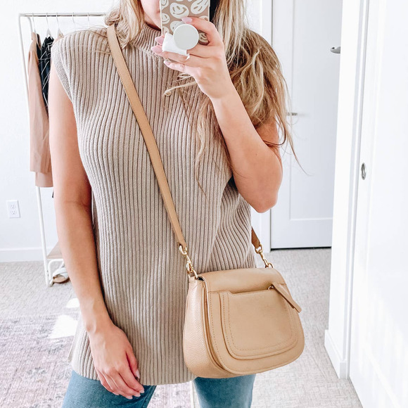 Marc Jacobs Handbags - MARC JACOBS Tan Leather Empire City Messenger Crossbody Bag